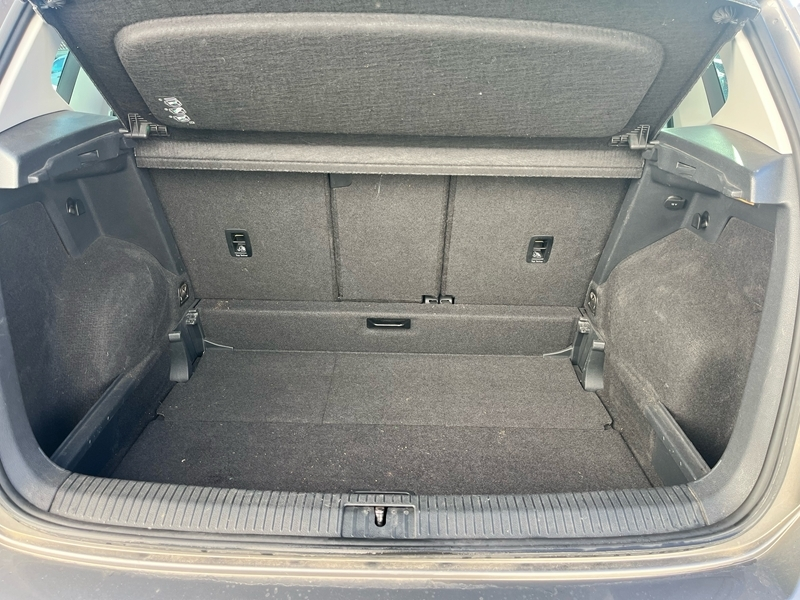 4 img-vehicule.jpgVolkswagen
                            img-vehicule.jpgGolf Sportsvan