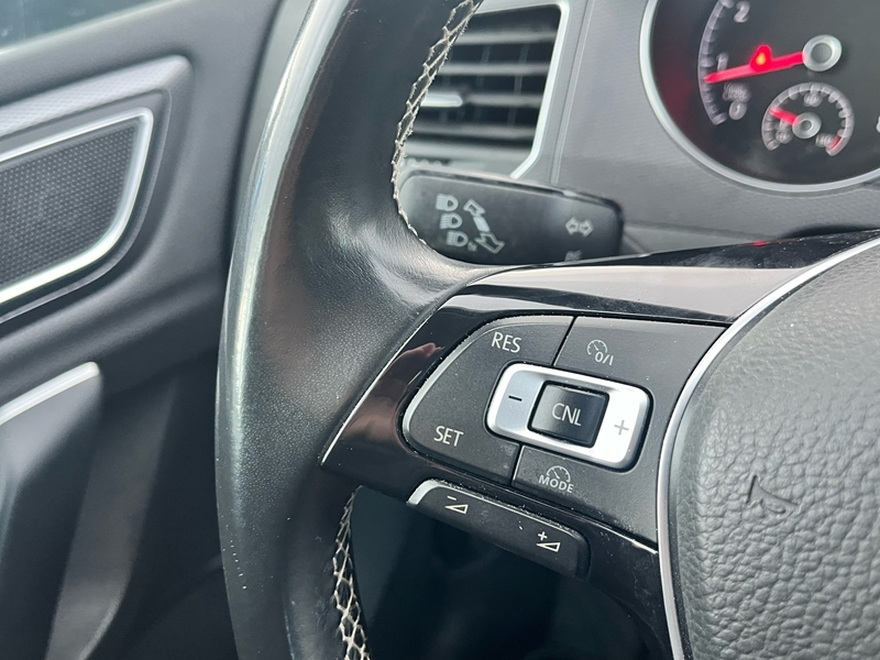 11 img-vehicule.jpgVolkswagen
                            img-vehicule.jpgGolf Sportsvan