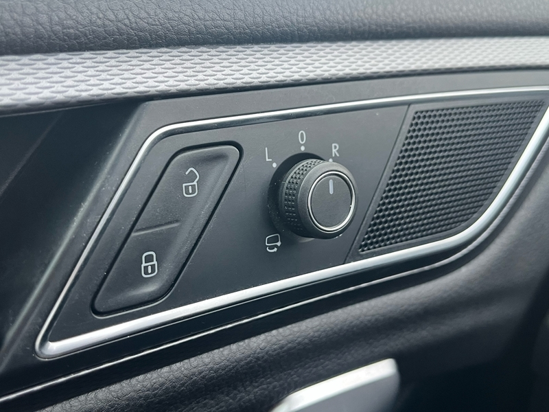 13 img-vehicule.jpgVolkswagen
                            img-vehicule.jpgGolf Sportsvan