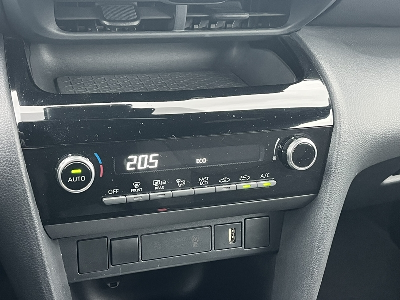 6 img-vehicule.jpgToyota
                            img-vehicule.jpgYaris Cross