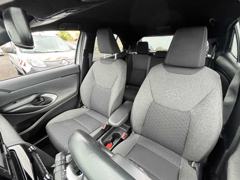 12 img-vehicule.jpgToyota
                            img-vehicule.jpgYaris Cross