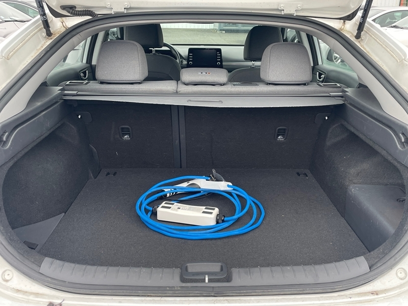 3 img-vehicule.jpgHyundai
                            img-vehicule.jpgIoniq