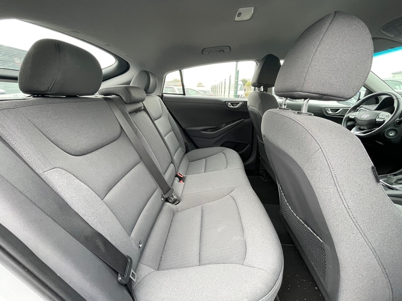 4 img-vehicule.jpgHyundai
                            img-vehicule.jpgIoniq