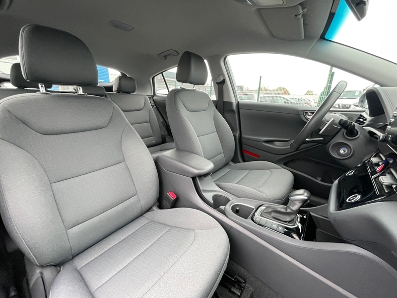 5 img-vehicule.jpgHyundai
                            img-vehicule.jpgIoniq