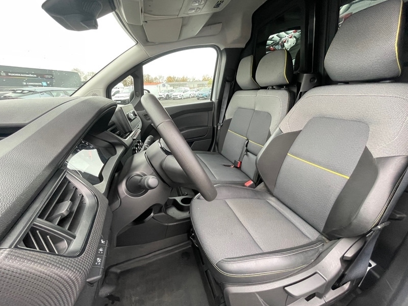 5 img-vehicule.jpgRenault
                            img-vehicule.jpgKangoo Van