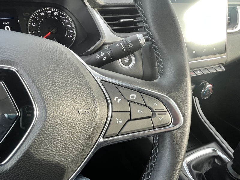 2 img-vehicule.jpgRenault
                            img-vehicule.jpgCaptur II