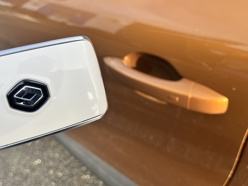 4 img-vehicule.jpgRenault
                            img-vehicule.jpgCaptur II