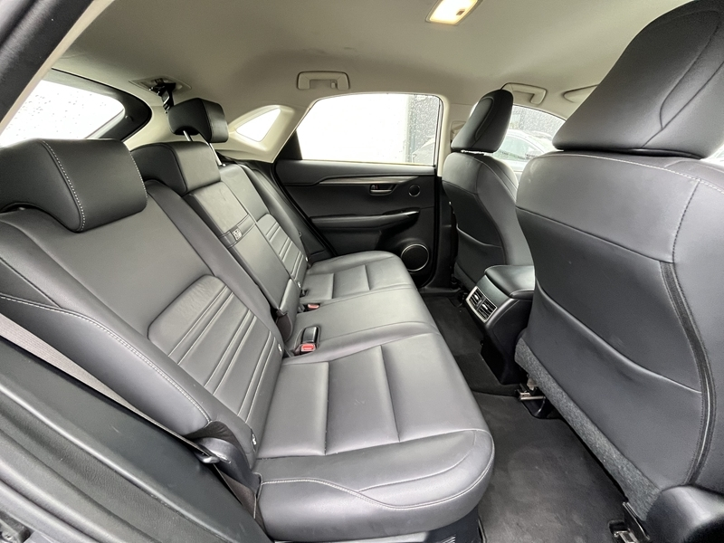 4 img-vehicule.jpgLexus
                            img-vehicule.jpgNx