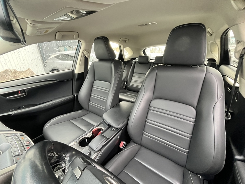 6 img-vehicule.jpgLexus
                            img-vehicule.jpgNx