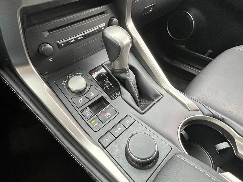 11 img-vehicule.jpgLexus
                            img-vehicule.jpgNx