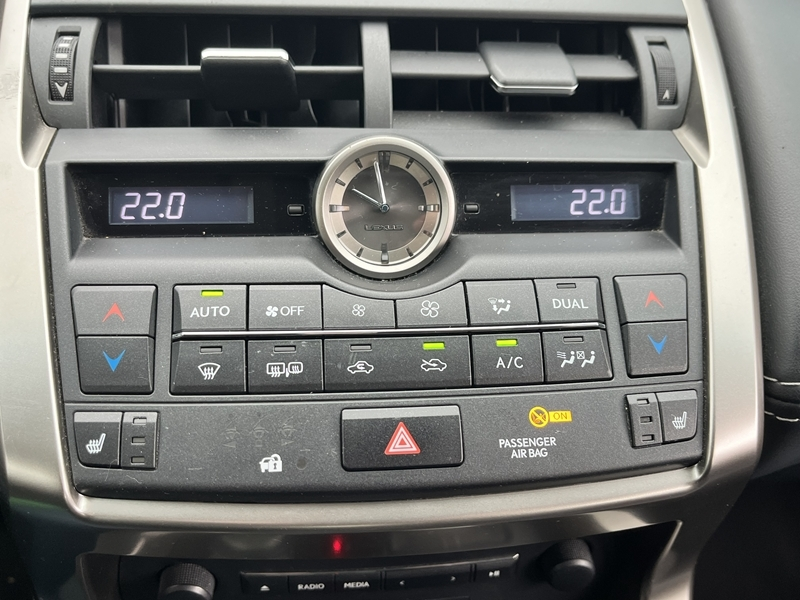 14 img-vehicule.jpgLexus
                            img-vehicule.jpgNx