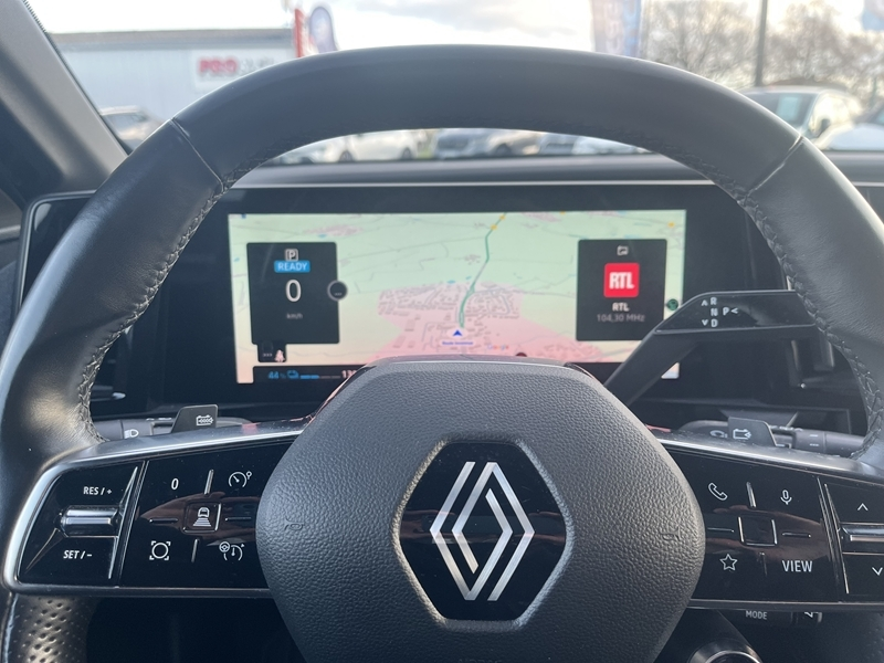 3 img-vehicule.jpgRenault
                            img-vehicule.jpgMegane V