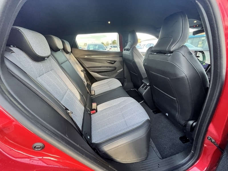 8 img-vehicule.jpgRenault
                            img-vehicule.jpgMegane V