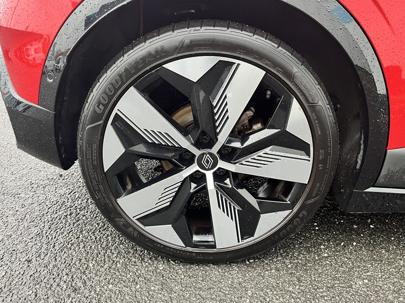 10 img-vehicule.jpgRenault
                            img-vehicule.jpgMegane V