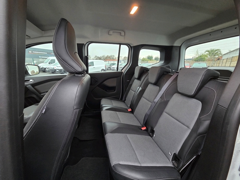 3 img-vehicule.jpgRenault
                            img-vehicule.jpgKangoo III