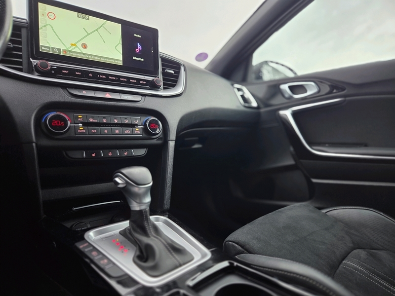 6 img-vehicule.jpgKia
                            img-vehicule.jpgCeed SW