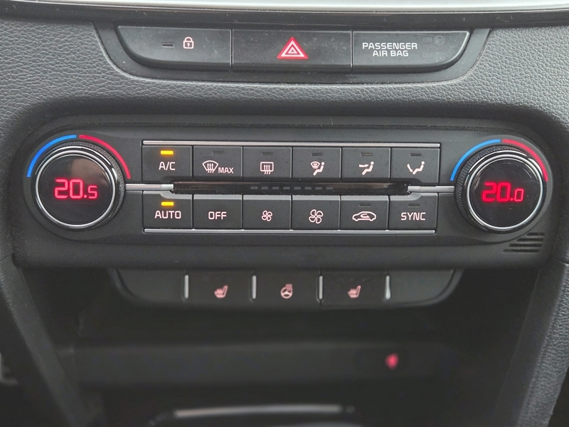 8 img-vehicule.jpgKia
                            img-vehicule.jpgCeed SW