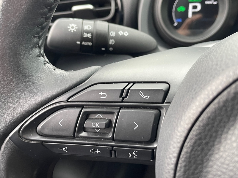 2 img-vehicule.jpgToyota
                            img-vehicule.jpgYaris Cross