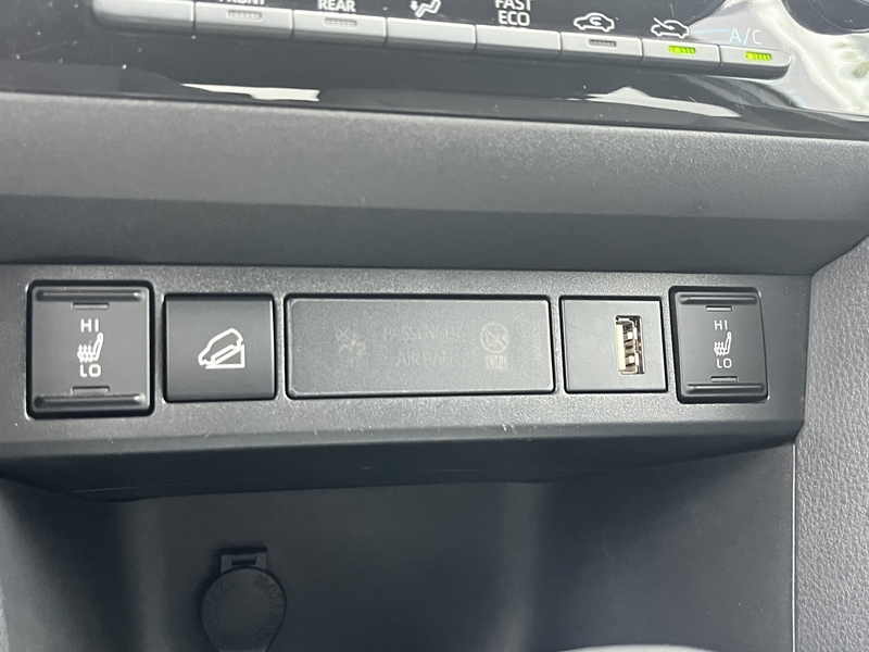 17 img-vehicule.jpgToyota
                            img-vehicule.jpgYaris Cross