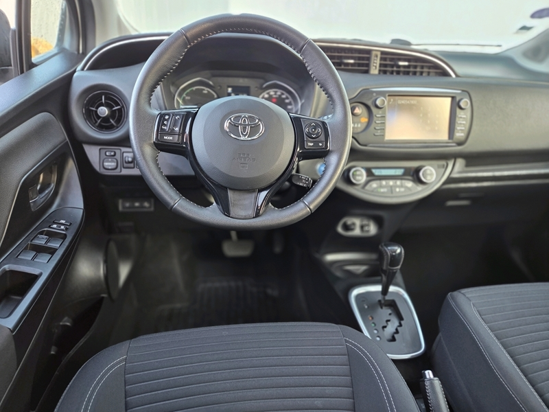 Photo 4 - Toyota Yaris