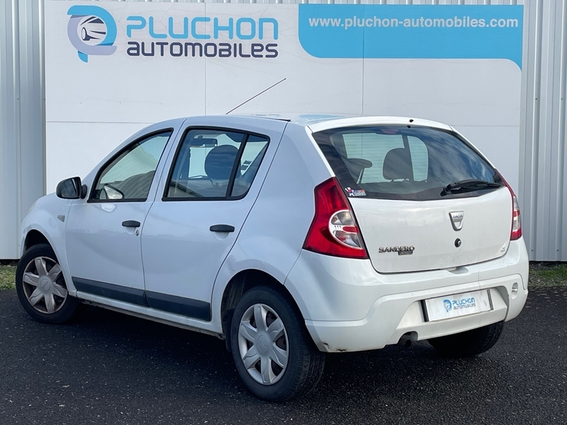 Photo 2 - Dacia Sandero