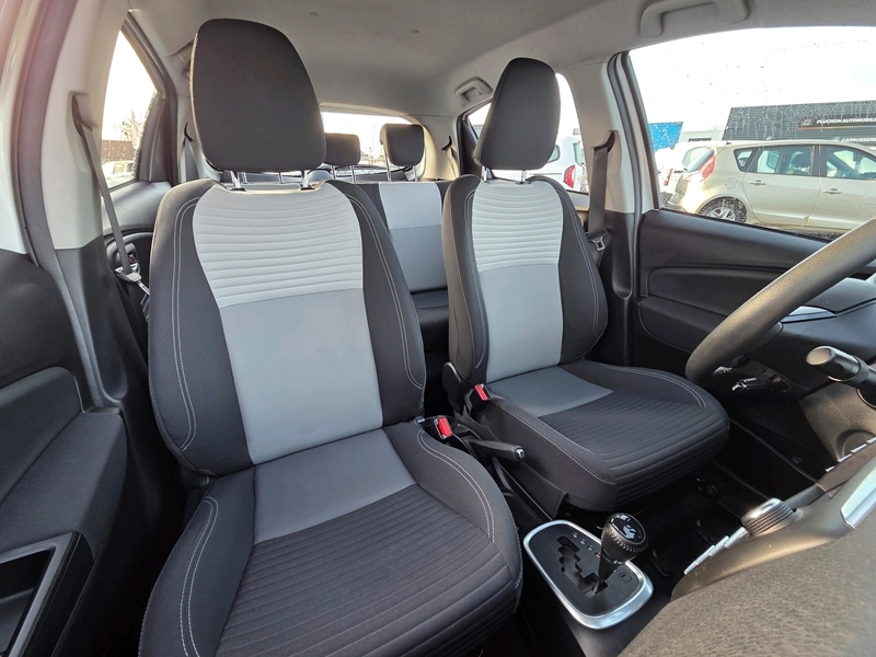 Photo 4 - Toyota Yaris