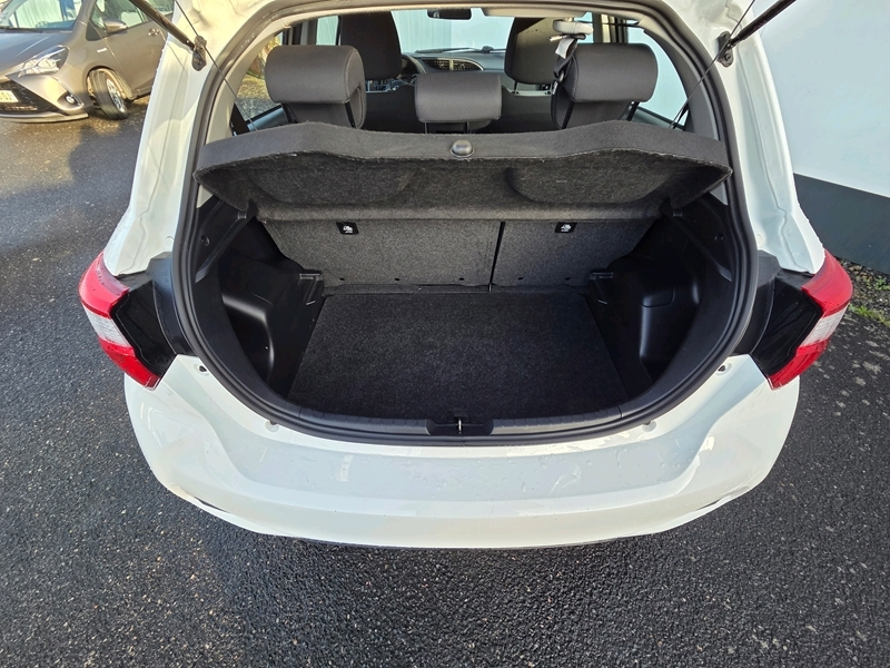 Photo 16 - Toyota Yaris