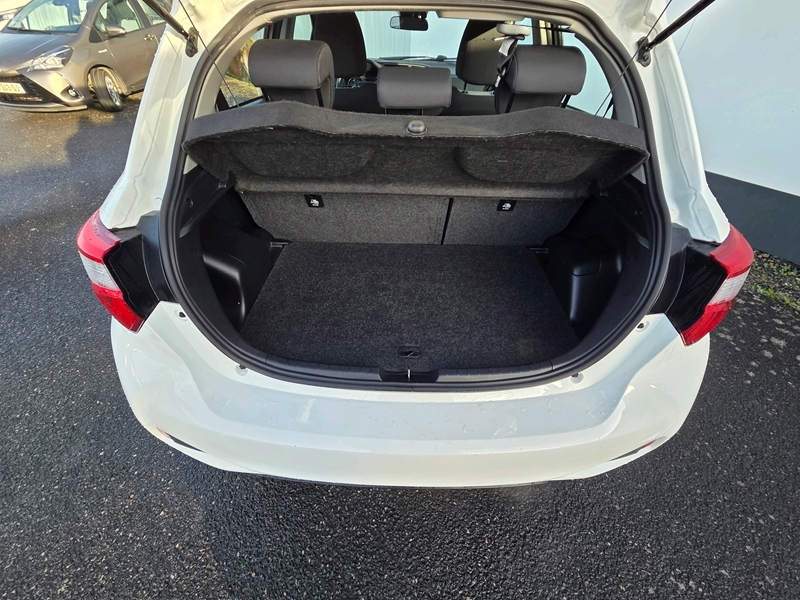 Photo 17 - Toyota Yaris