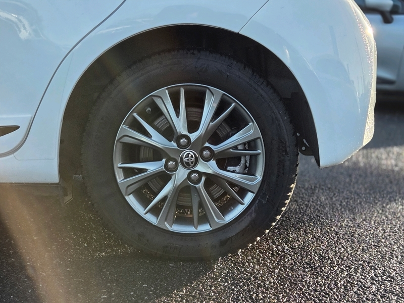 Photo 18 - Toyota Yaris