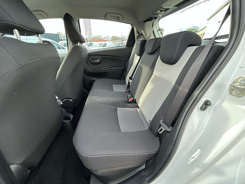 Photo 7 - Toyota Yaris