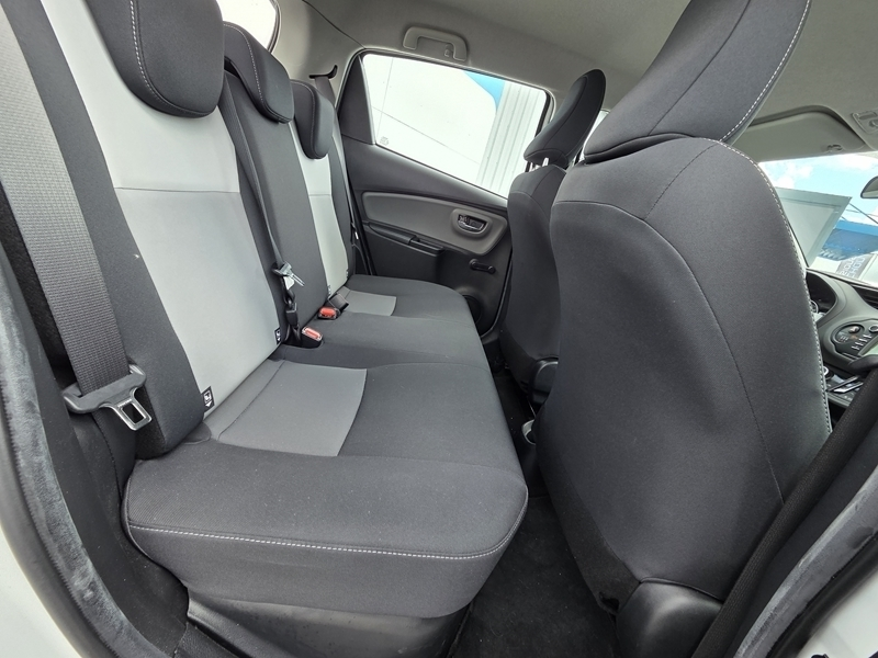 Photo 7 - Toyota Yaris