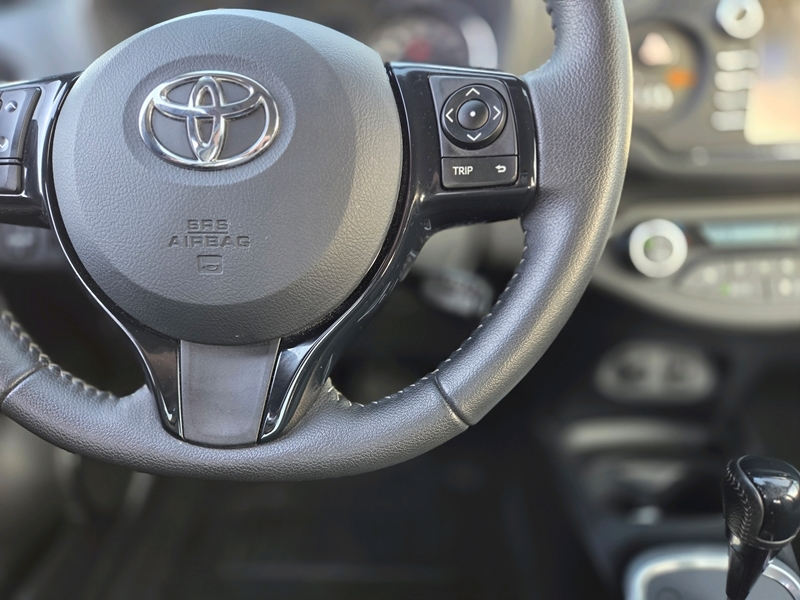 Photo 7 - Toyota Yaris