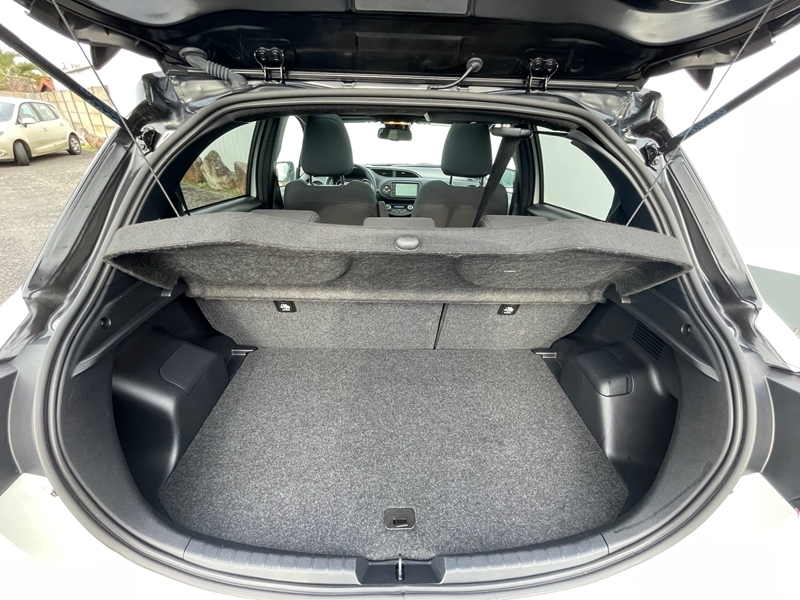 3 img-vehicule.jpgToyota
                            img-vehicule.jpgYaris