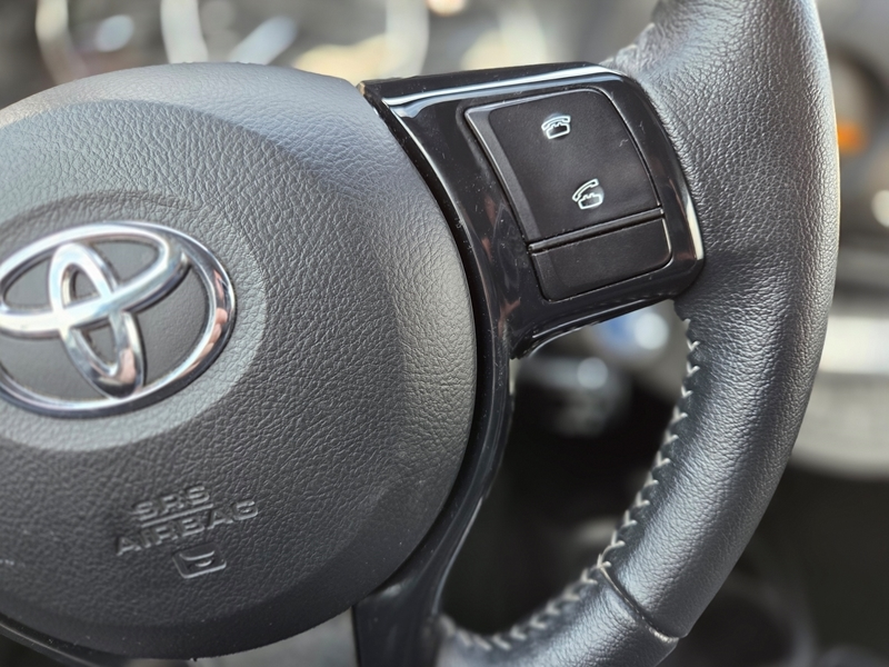 Photo 11 - Toyota Yaris