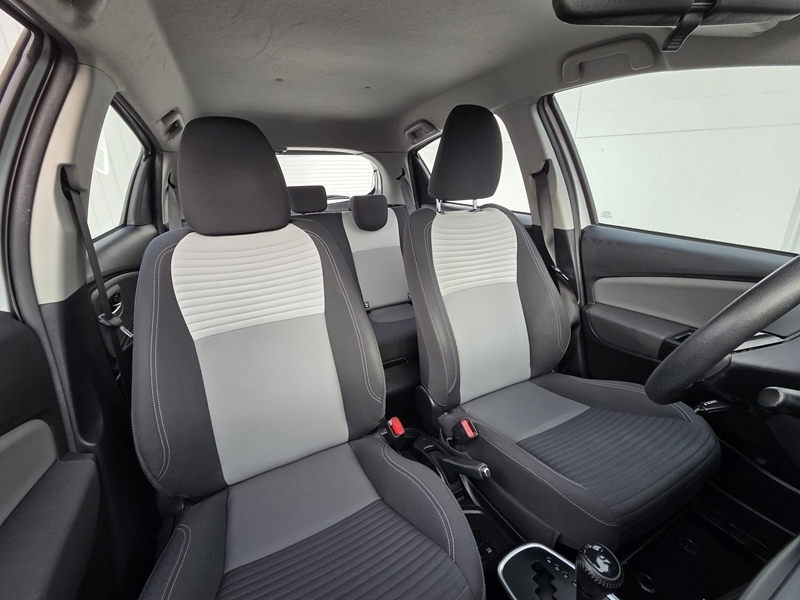 Photo 4 - Toyota Yaris