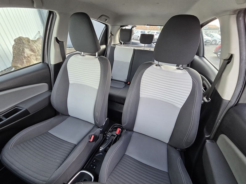 Photo 7 - Toyota Yaris