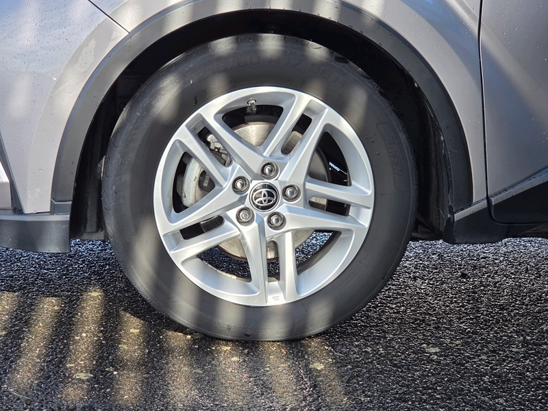 Photo 19 - Toyota C-HR