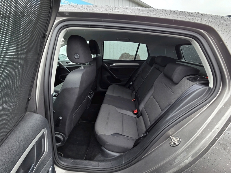 Photo 10 - Volkswagen Golf VII