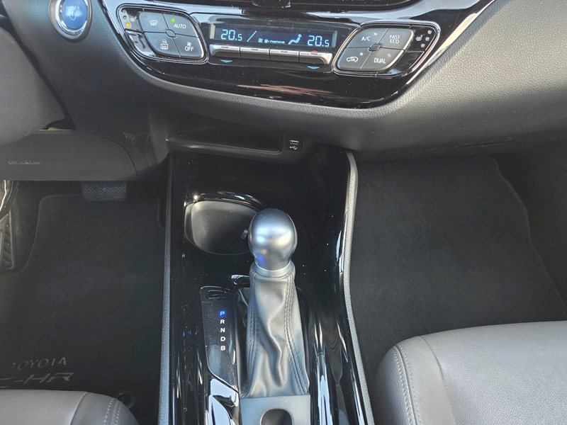 Photo 15 - Toyota C-HR