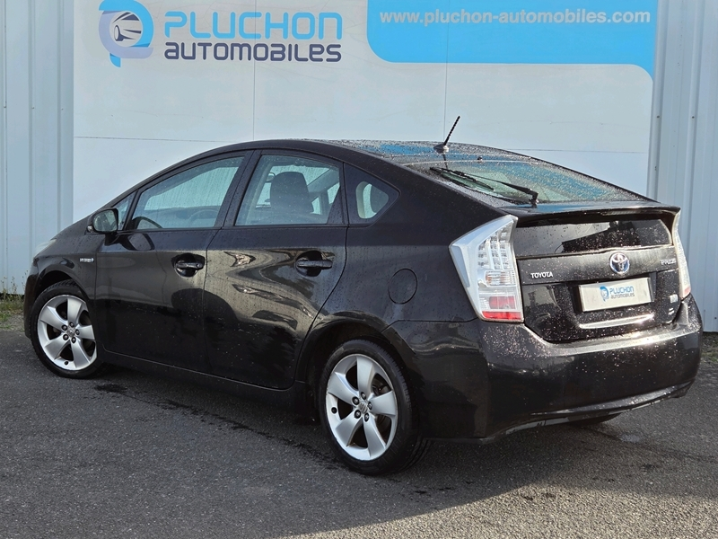 Toyota
                    Prius