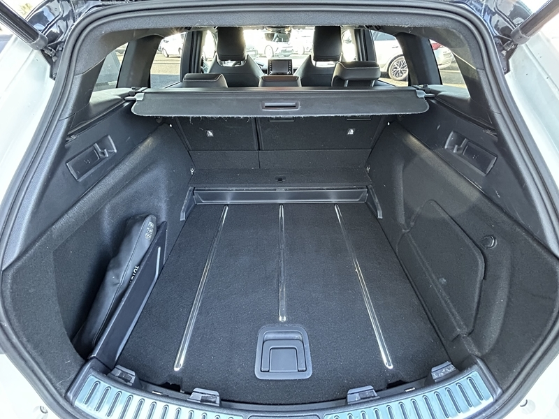 Photo 8 - Toyota Corolla Touring Spt