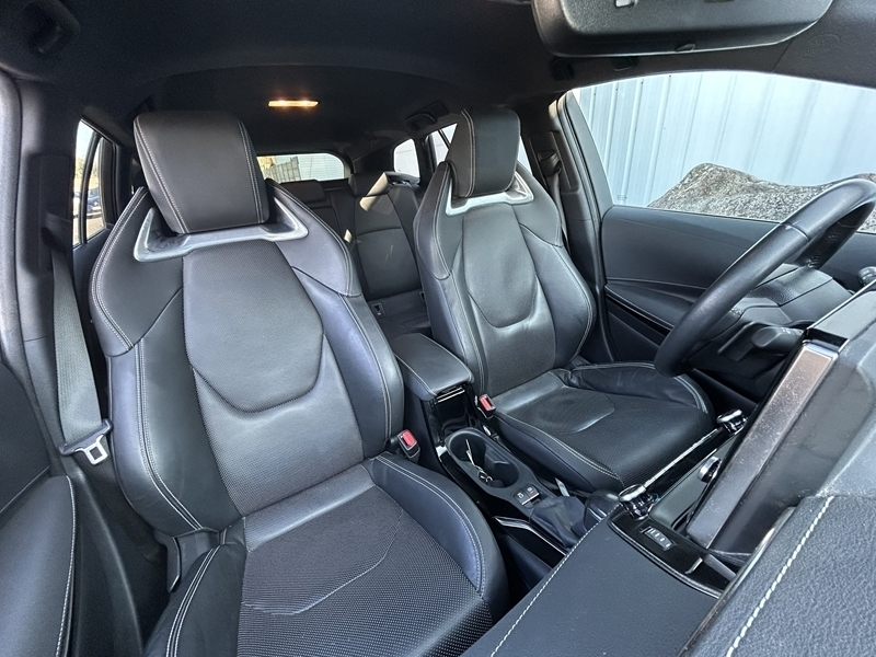 Photo 12 - Toyota Corolla Touring Spt