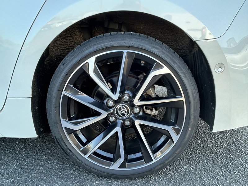 Photo 17 - Toyota Corolla Touring Spt