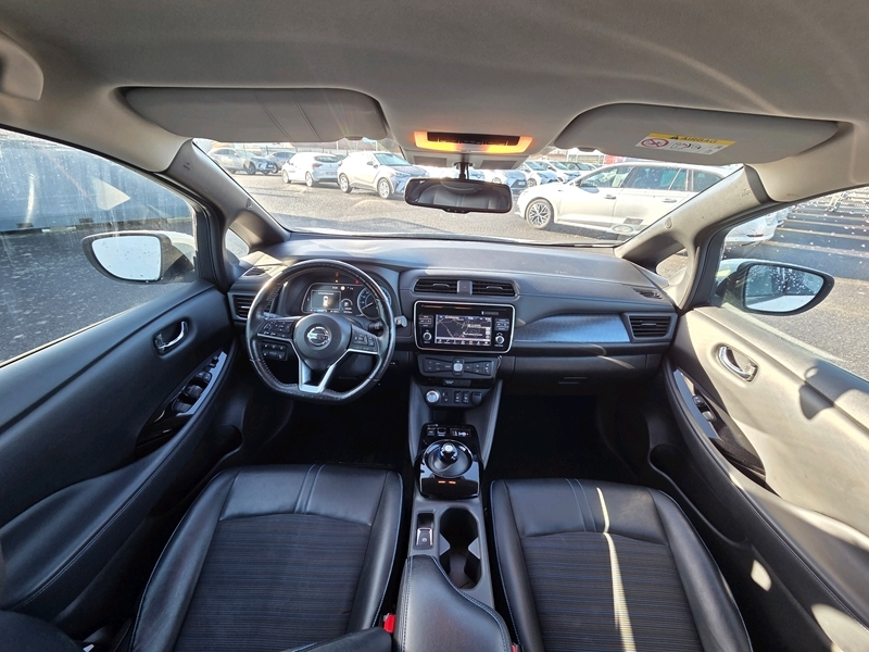 Photo 2 - Nissan Leaf