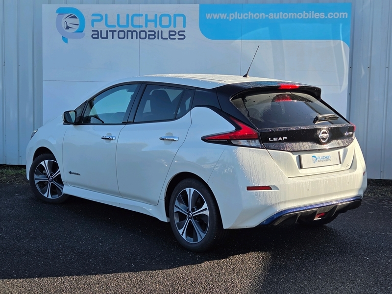 Photo 3 - Nissan Leaf