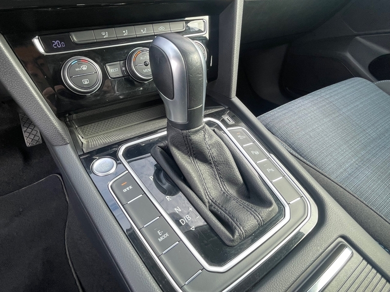 Photo 11 - Volkswagen Passat SW