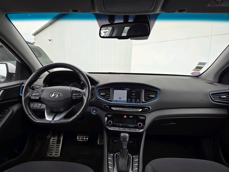 Photo 2 - Hyundai Ioniq
