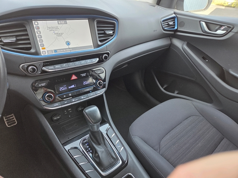 Photo 13 - Hyundai Ioniq