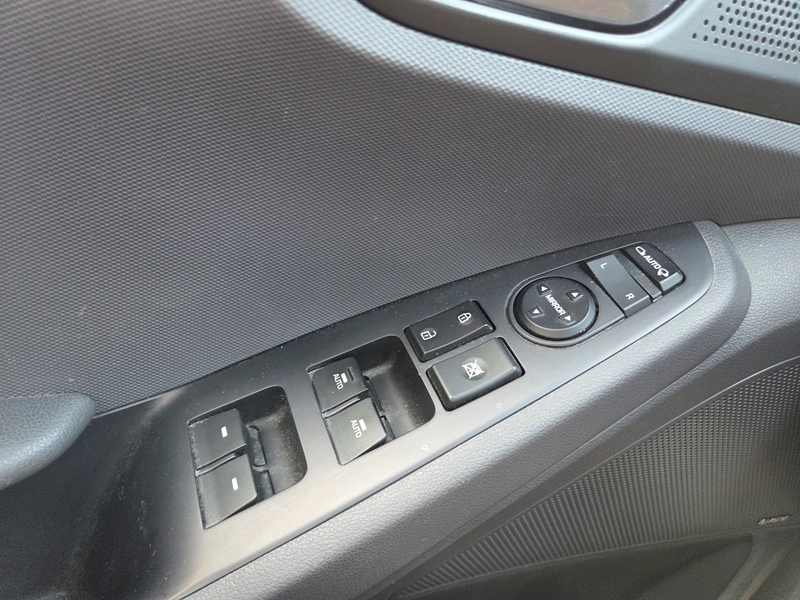 Photo 15 - Hyundai Ioniq