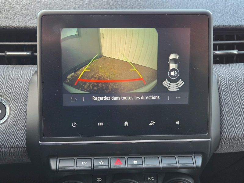 Photo 8 - Renault Clio V